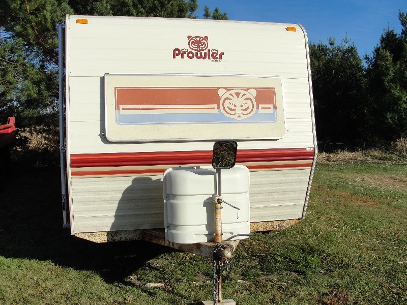 1986 - 24 Fleetwood Prowler Camper Trailer