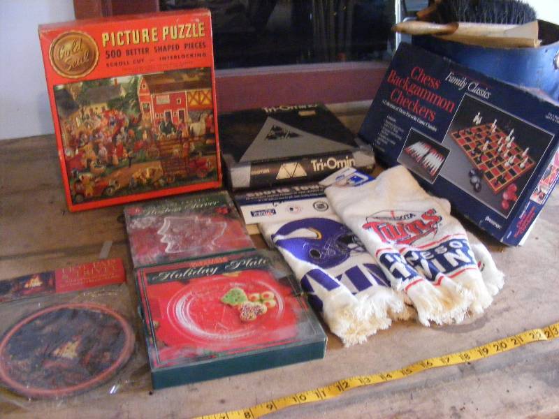 Vikings and Twins towels, Puzzles, Games, Holiday Plates