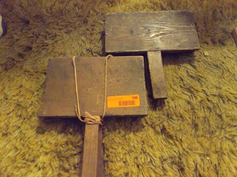 2 Vintage Carders