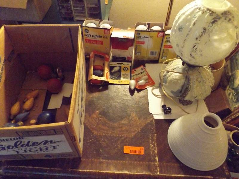 Unique Lamp, Lightbulbs