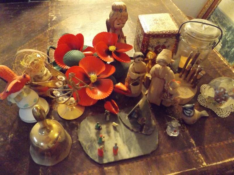 Flowers Made of Shells, Tiny Nativity, Angels, more