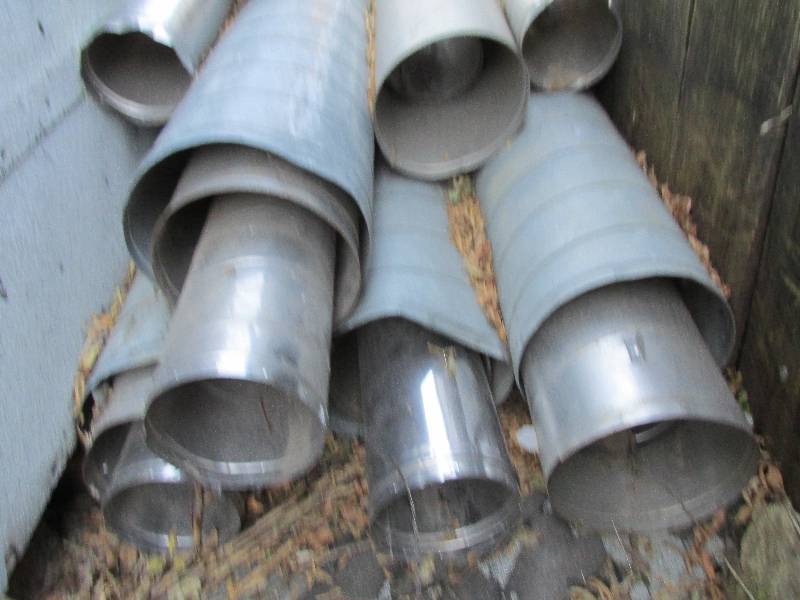 Lot of gas stove pipe...
