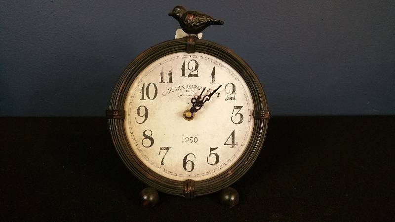 lot 15 image: Paris, France Metal Dcor Table or Mantle Clock