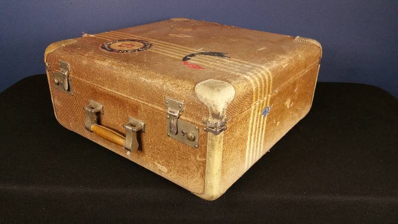 lot 34 image: Vintage Stripped Classic Suicase