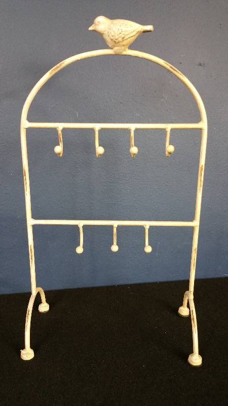 lot 49 image: Distressed Country White Metal Bird Jewelry Hanger
