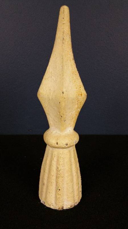 lot 53 image: Heavy Cast Iron in Country White