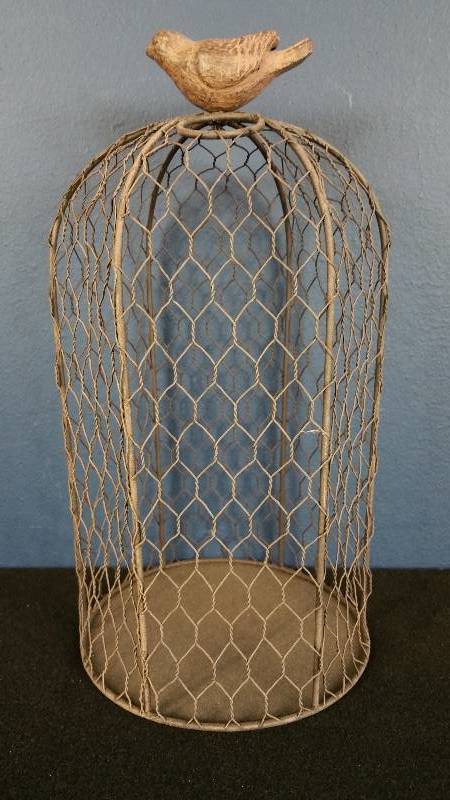lot 57 image: Chicken Wire Bird & Cage Dcor