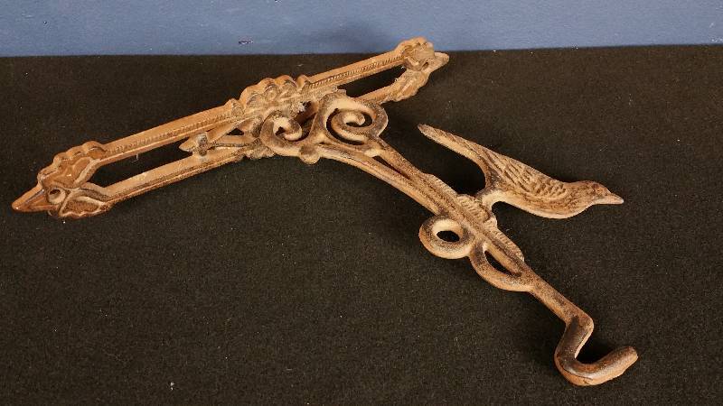 lot 65 image: Cast Iron Bird Themed Plant Holder Post Bracket