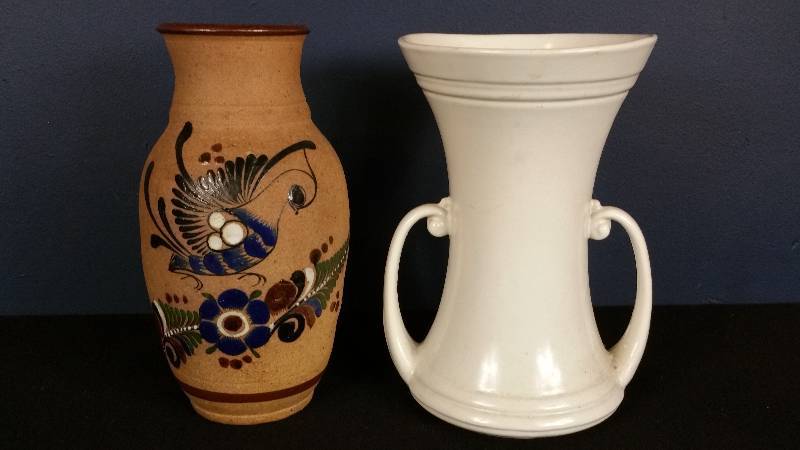 lot 69 image: Abingdon Deco Vase  Artistic Designer Pottery