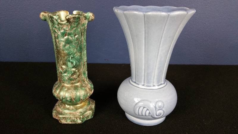 lot 74 image: (2) Red Wing Pottery Vases