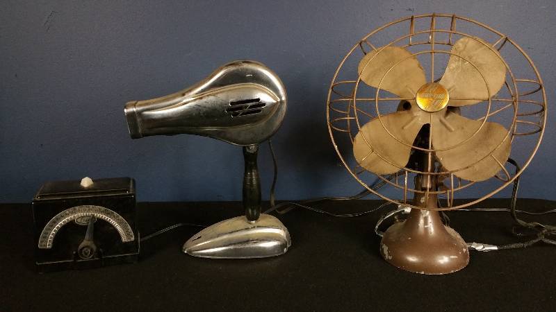 lot 81 image: (3) Vintage Electronics Metronome, Hair Dryer, and Fan