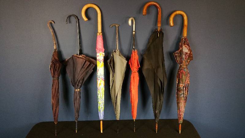 lot 97 image: (7) Vintage Umbrellas - Daytons and More