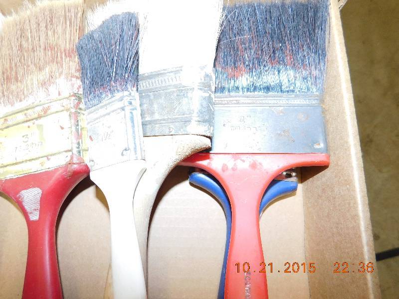 Paint brushes