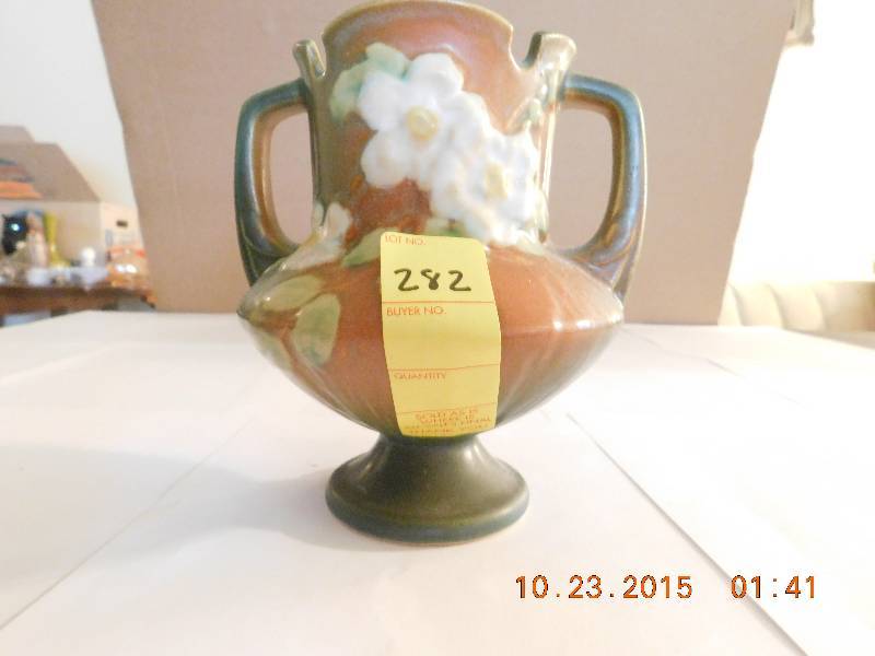 Roseville Pottery, 146-6 White Rose Trophy Vase