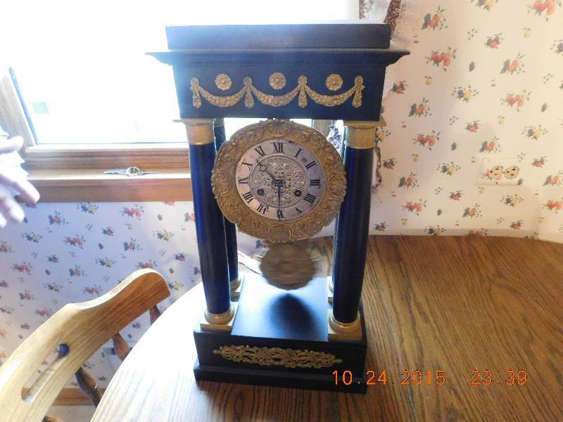 black wind up clock