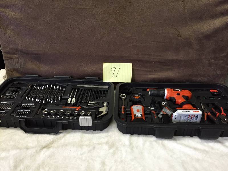 Black and Decker Drill and Driver 20V plus 133 Piece Project Kit