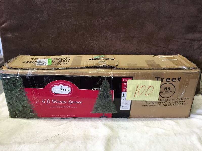 Weston Spruce 6 FT Christmas Tree- damaged stand