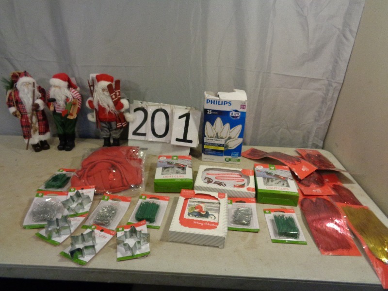 lot 201 image: Holiday Decor