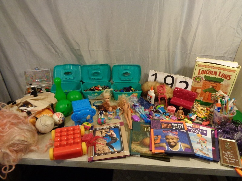 lot 192 image: Toys