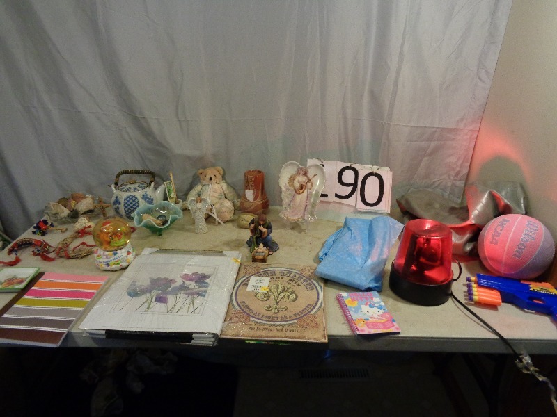 lot 190 image: Home Decor and More