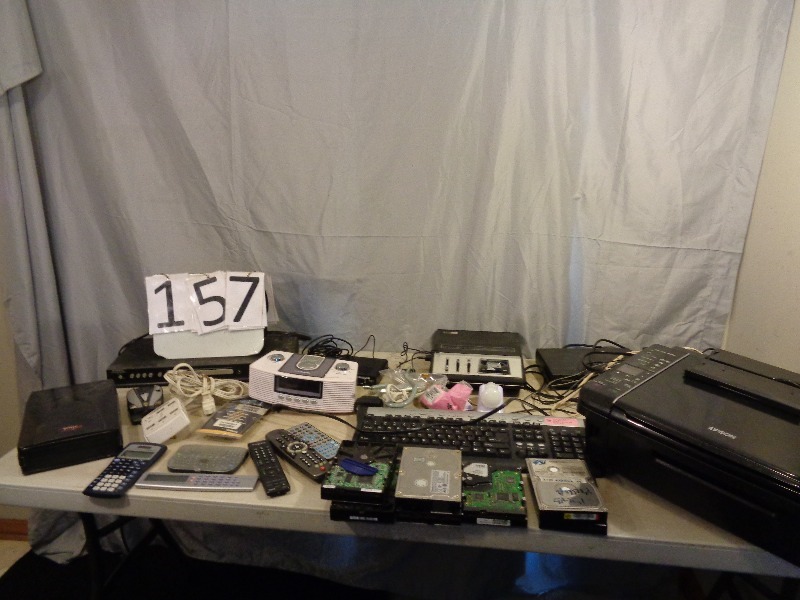 lot 157 image: Assorted Electronics