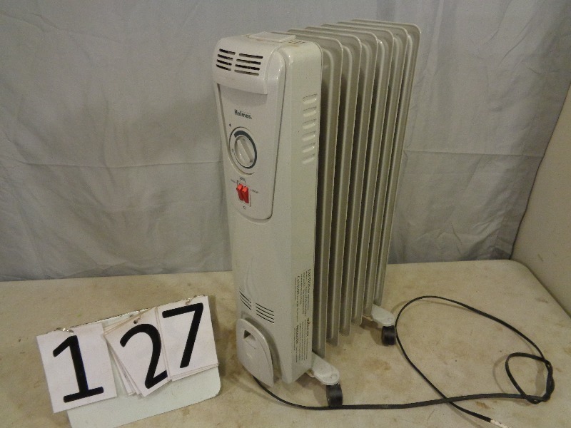 lot 127 image: Holmes Oil Filled Space Heater