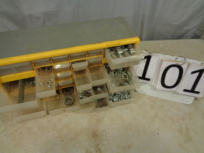 lot 101 image: Organizer with Contents