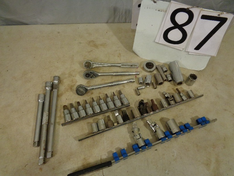 lot 87 image: Sockets, Ratchets, Adaptors