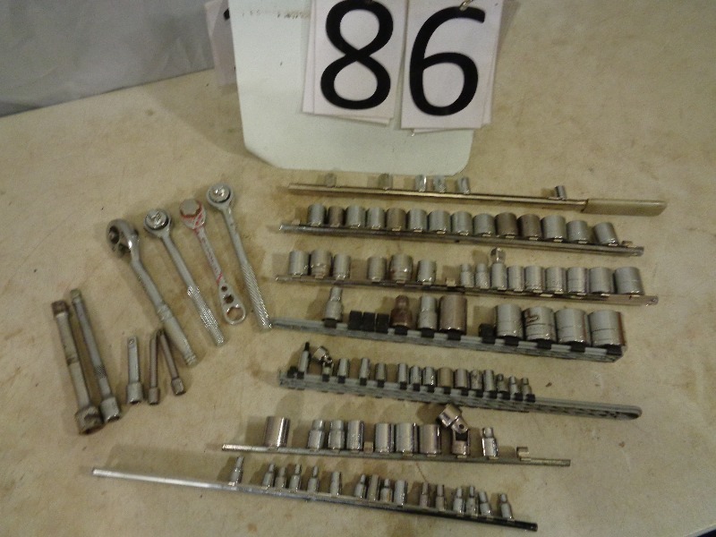 lot 86 image: Sockets, Ratchets