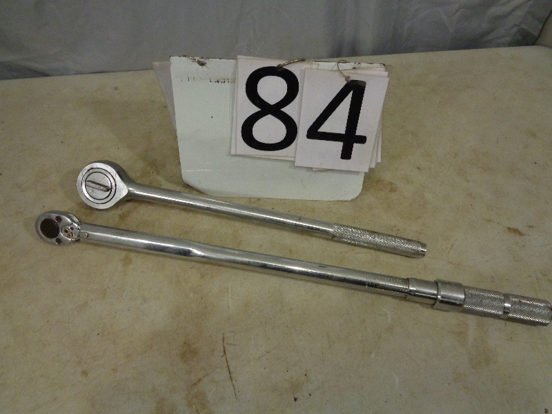 lot 84 image: Torque Wrench and 34 Ratchet