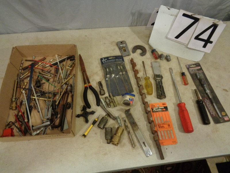 lot 74 image: Assorted Tools