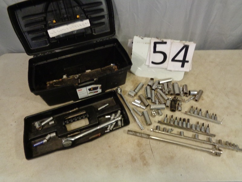 lot 54 image: Toolbox with Sockets
