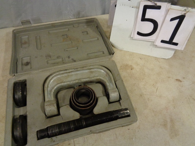 lot 51 image: Ball Joint Press Kit