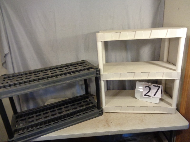 lot 27 image: 2 Plastic Shelves