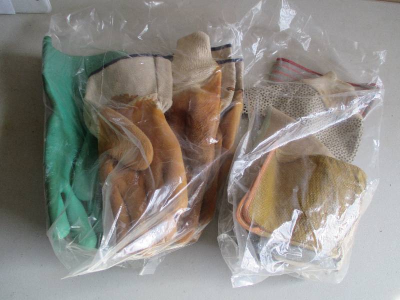 Lot of assorted gloves...