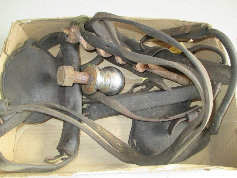 Set of horse blinders 2 ball hitch...