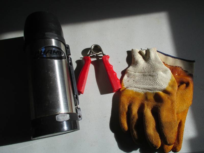 Pair of super tough gloves, Wont c...