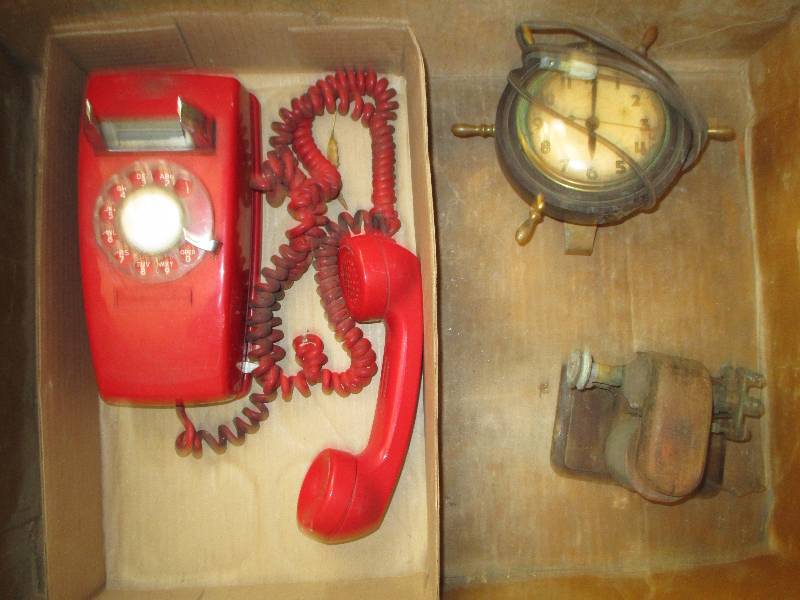 Collectors Box  old dest or wall ...