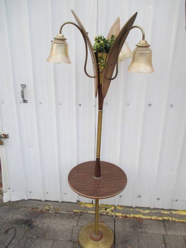 lot 100 image: Vintage table lamp 62 tall...
