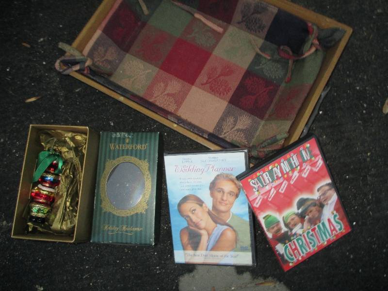 lot 107 image: Christmas items and The Wedding Pla...
