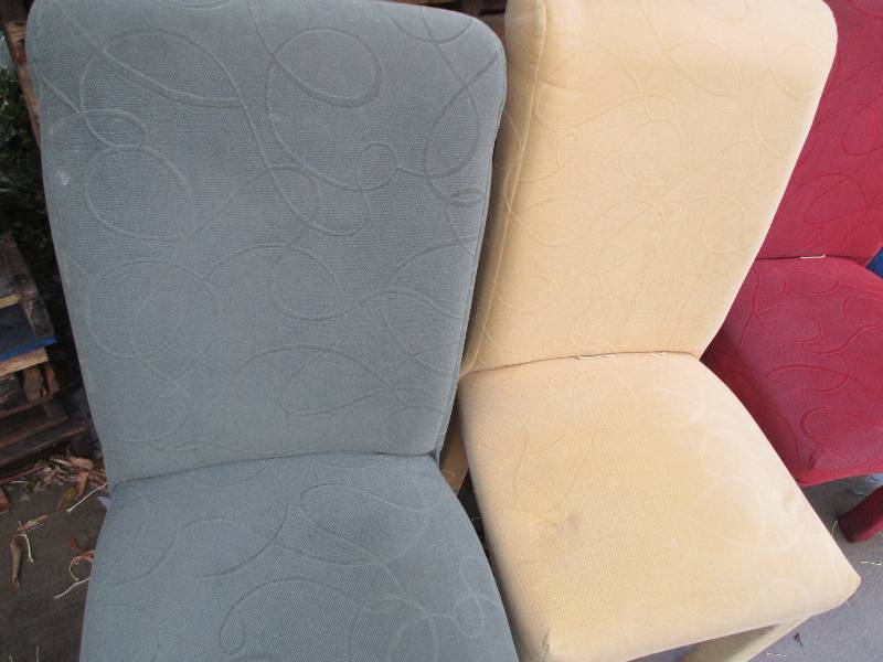 lot 125 image: 4 nice cloth chairs, matching but i...