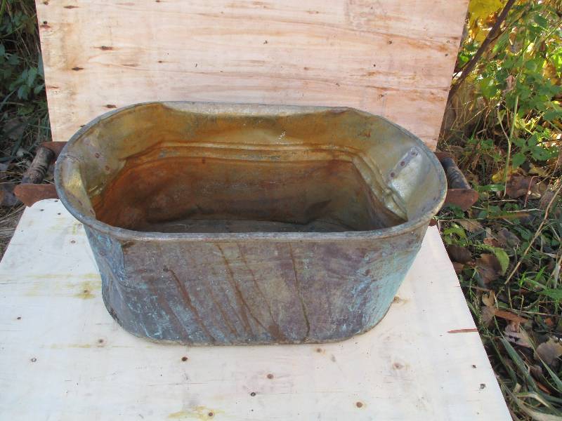 lot 5 image: Metal wash basin, 13 x 24 top, 12...