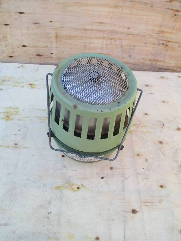 lot 11 image: colman 5000 BTU catalytic heater ...