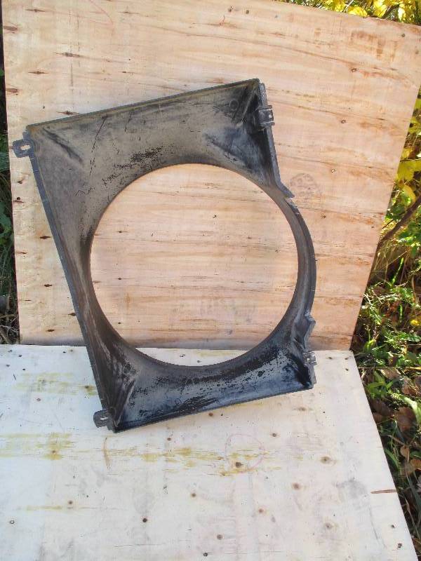 lot 19 image: ford fan cover f5ta-8146-aeapp -t40...