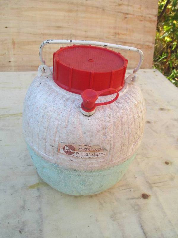 lot 21 image: paloron one gallon supertherm vacuc...