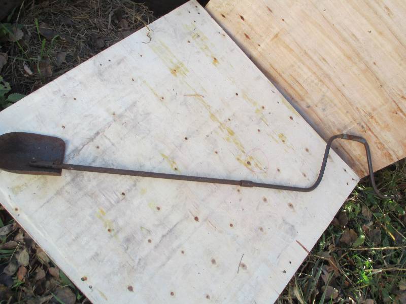 lot 26 image: ice auger ...