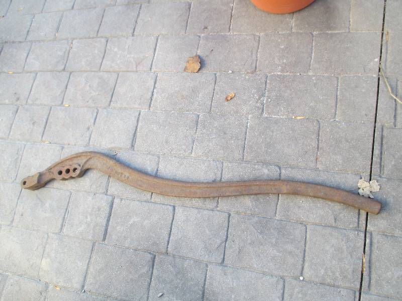 lot 41 image: iron pump handle ...