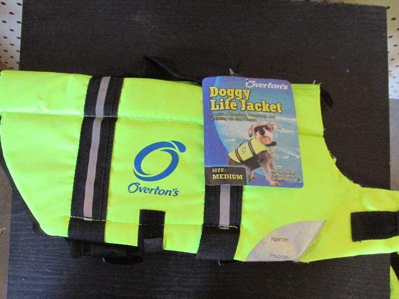 Size M Doggy life jacket with refle...