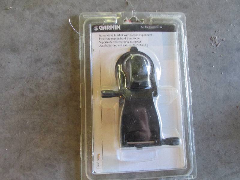 Garmin automotive bracket with suct...
