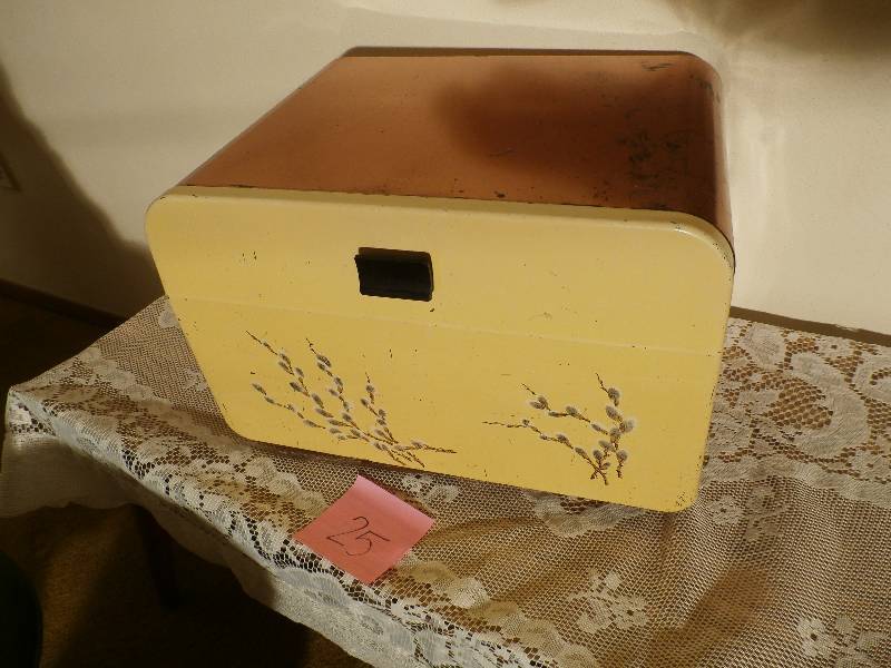 Vintage metal breadbox